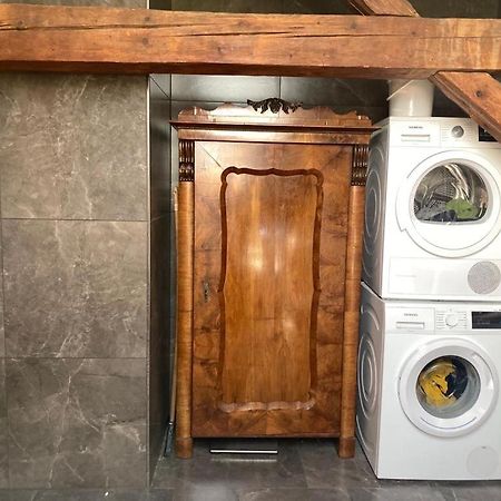 Altbau Zimmer In Аниф Екстериор снимка