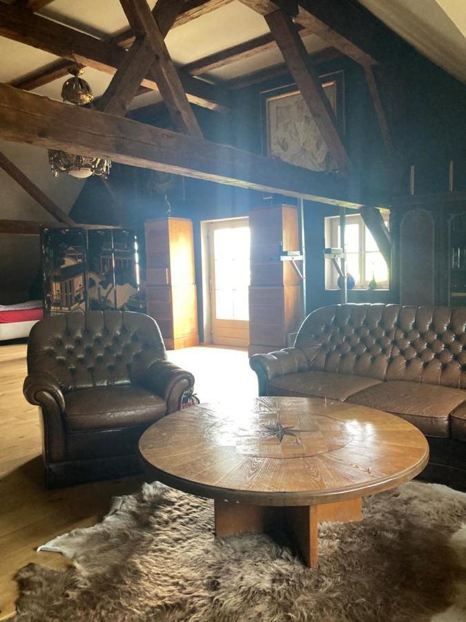 Altbau Zimmer In Аниф Екстериор снимка